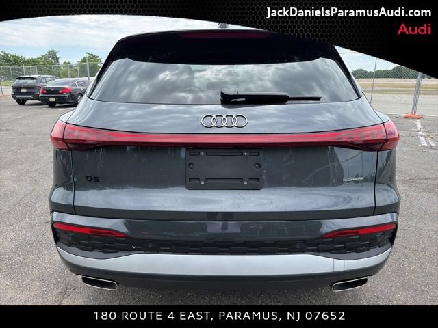 Used 2025 Audi Q5 Premium w/ Convenience Package AWD/4WD image 5