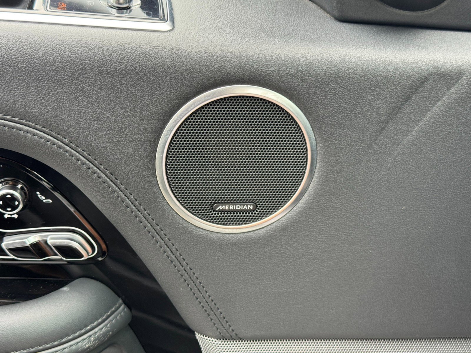 Used 2021 Land Rover Range Rover P525 Westminster Edition image 19