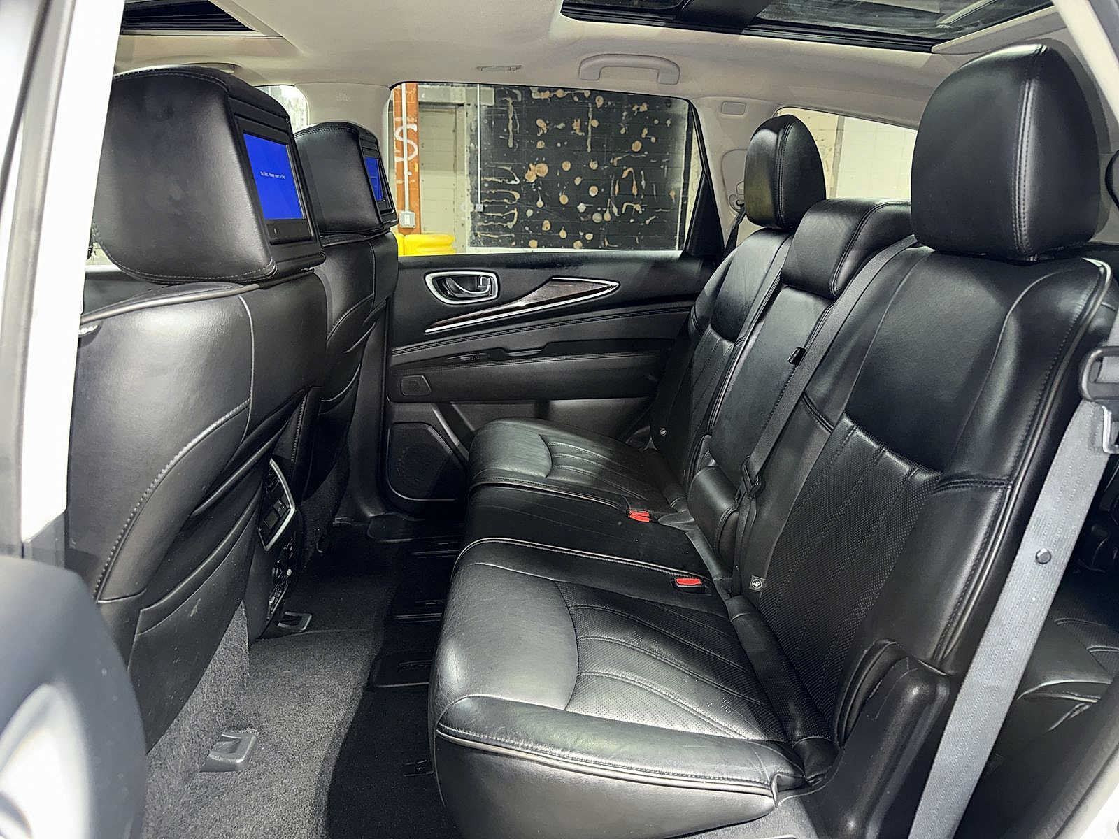 Used 2015 INFINITI QX60 Luxe w/ Deluxe Touring Package AWD/4WD image 17