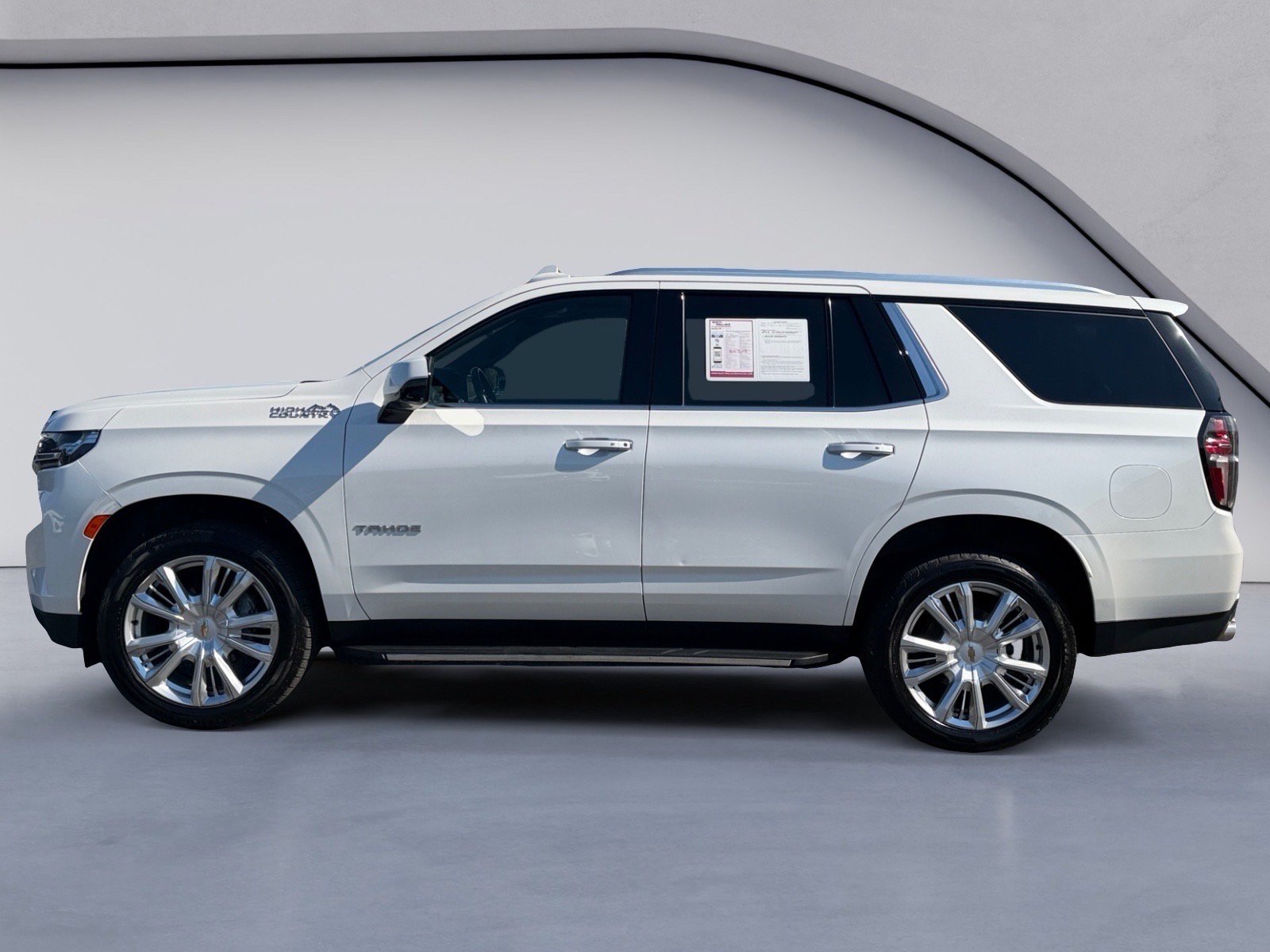 Used 2022 Chevrolet Tahoe High Country AWD/4WD image 2