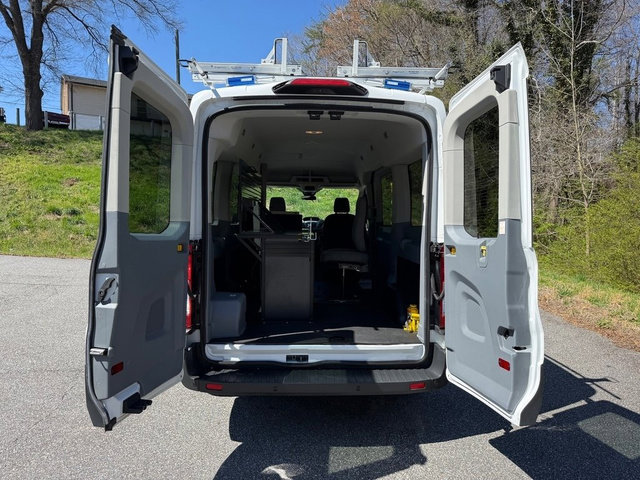 Used 2018 Ford Transit 150 XLT image 9