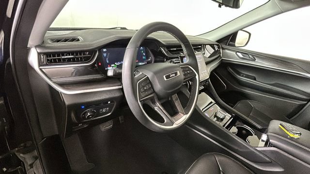 Used 2023 Jeep Grand Cherokee 30th Anniversary AWD/4WD image 14
