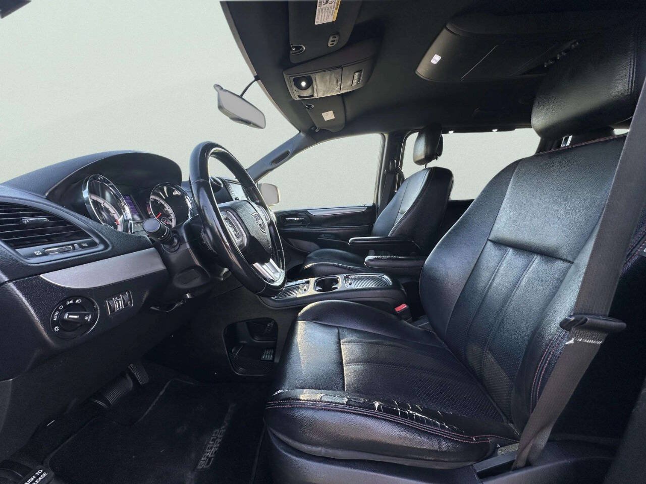 Used 2017 Dodge Grand Caravan GT FWD image 13