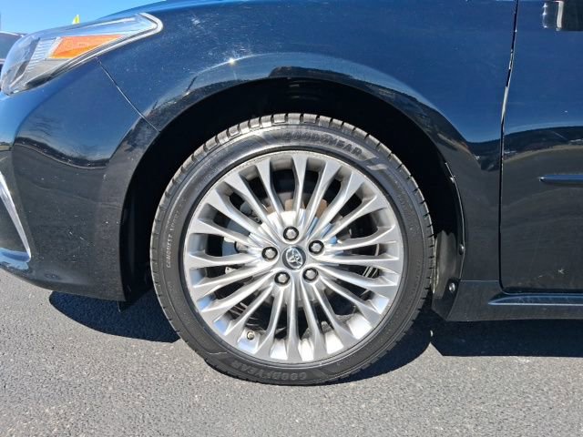Used 2018 Toyota Avalon Limited w/ Carpet Mat Package FWD image 5