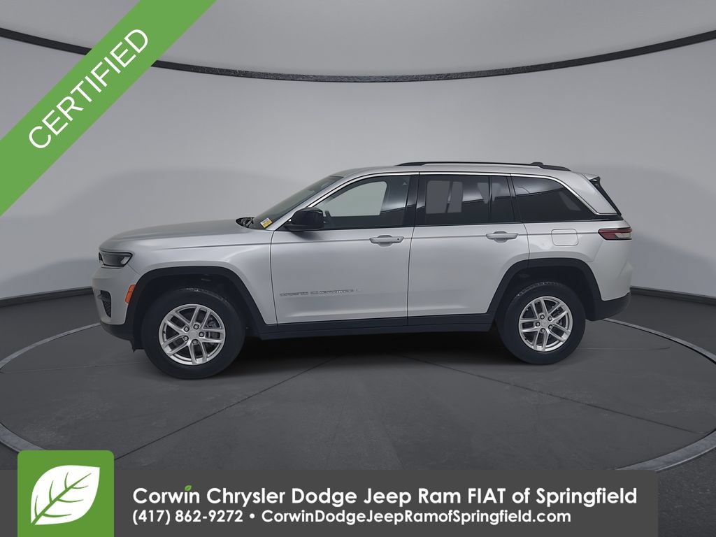 Used 2023 Jeep Grand Cherokee Laredo AWD/4WD image 8