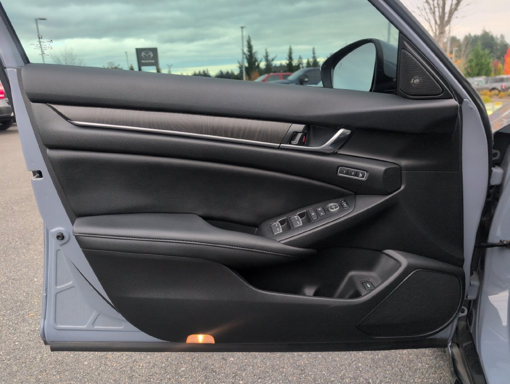 Used 2022 Honda Accord Touring image 13