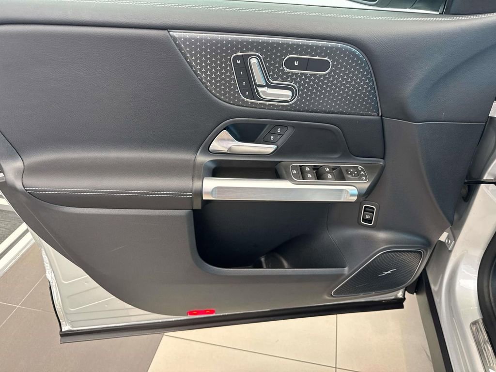 Used 2024 Mercedes-Benz GLB 35 AMG 4MATIC image 19