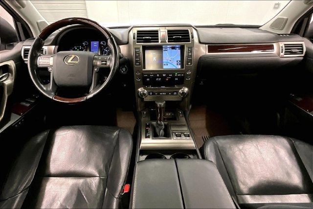 Used 2018 Lexus GX 460 Premium w/ Premium Package AWD/4WD image 19