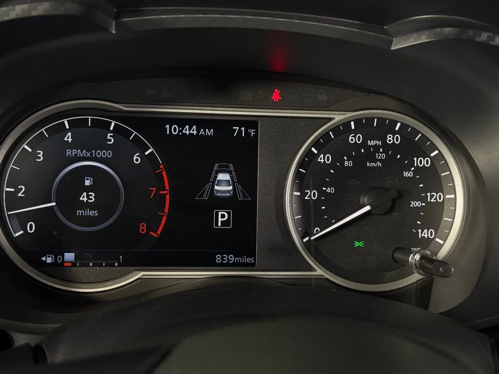 Used 2025 Nissan Versa SR w/ Trunk Package image 21