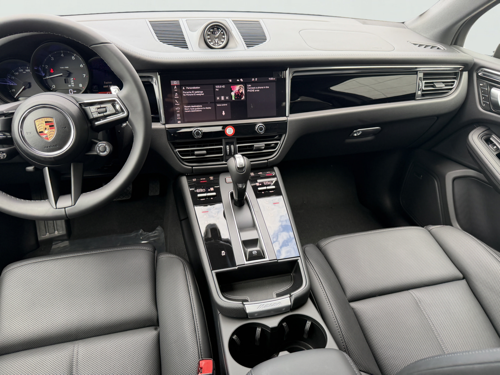 New 2026 Porsche Macan AWD/4WD image 17