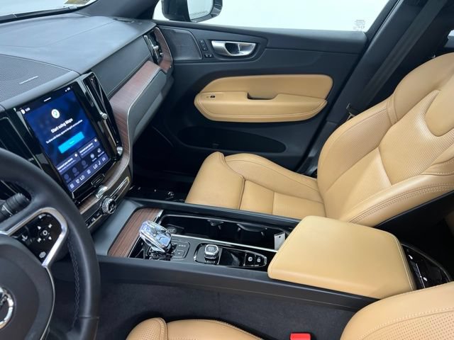 Used 2024 Volvo XC60 B5 Ultimate w/ Protection Package Premier AWD/4WD image 22