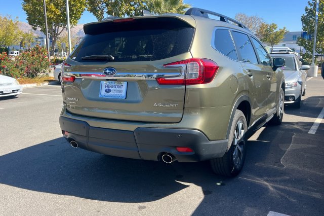 Used 2025 Subaru Ascent Premium AWD/4WD image 5