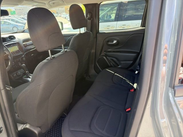 Used 2022 Jeep Renegade Latitude w/ Convenience Group AWD/4WD image 22