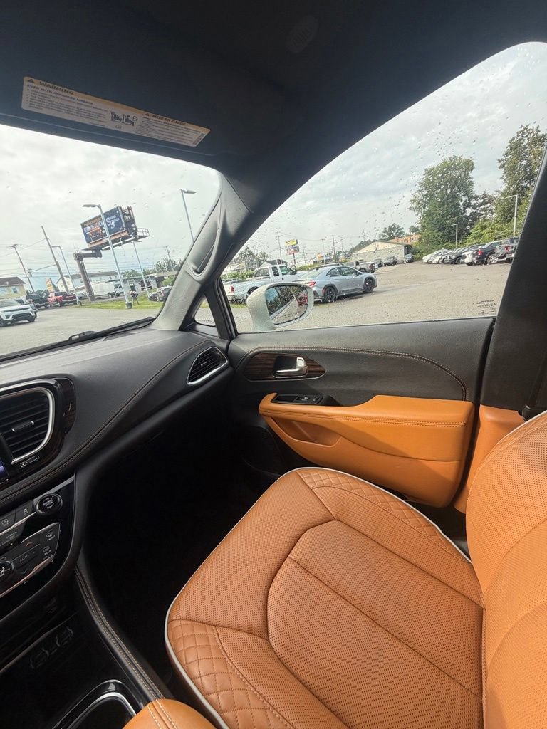 Used 2021 Chrysler Pacifica Pinnacle AWD/4WD image 15