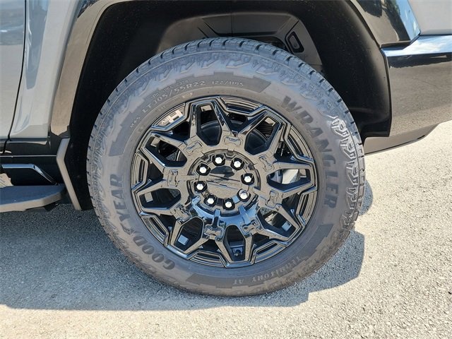 New 2025 GMC Hummer EV 2X image 28