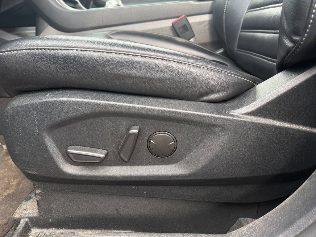 Used 2022 Ford Edge SEL w/ Convenience Package image 13