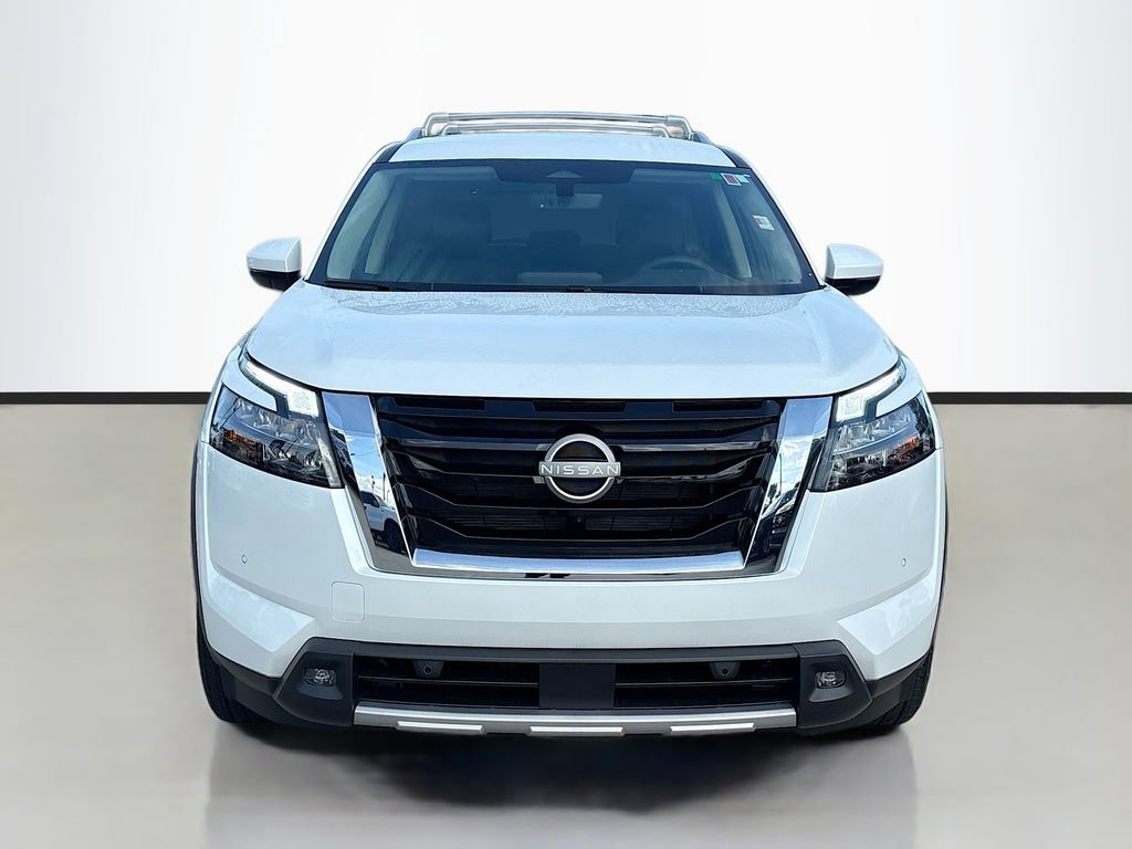 Used 2025 Nissan Pathfinder SL w/ Lighting Package (N92) image 2