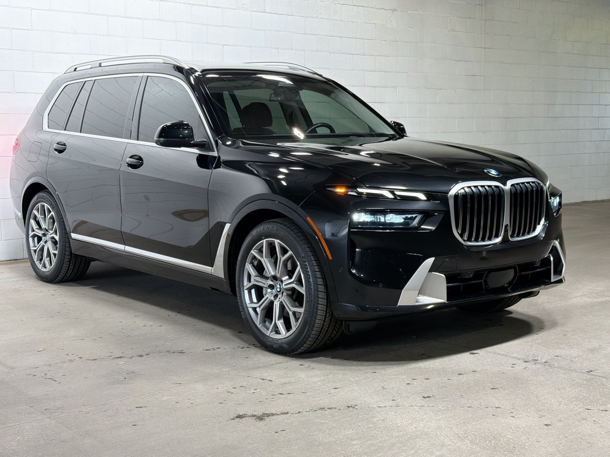 Used 2023 BMW X7 xDrive40i w/ Premium Package AWD/4WD image 6