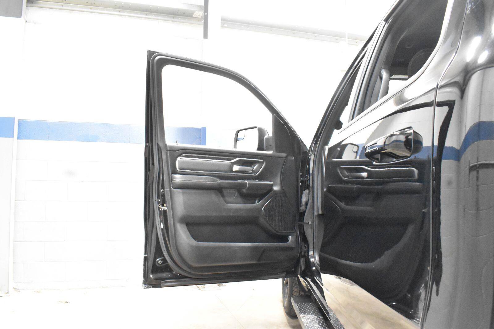Used 2021 RAM 1500 Big Horn AWD/4WD image 9