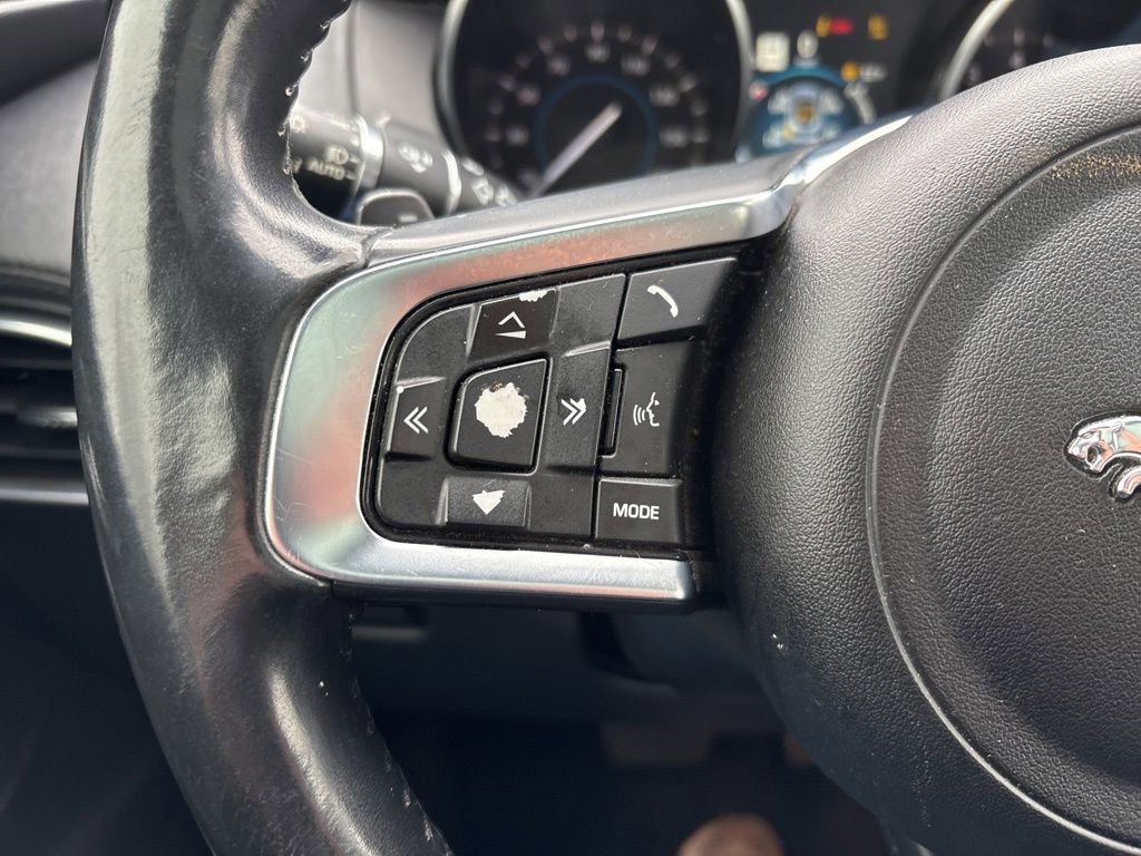 Used 2020 Jaguar F-PACE Prestige image 21