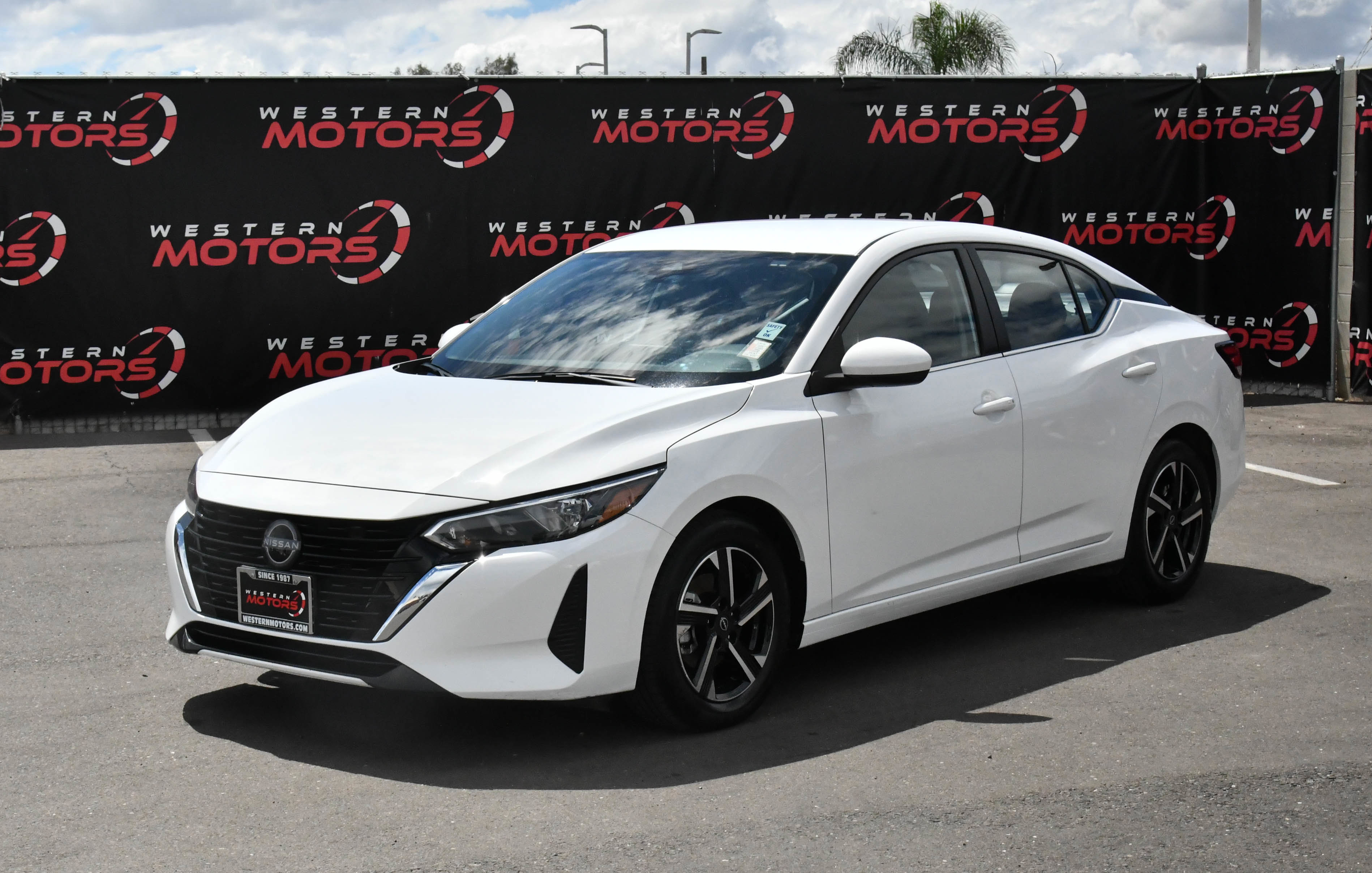 Used 2025 Nissan Sentra SV FWD image 3