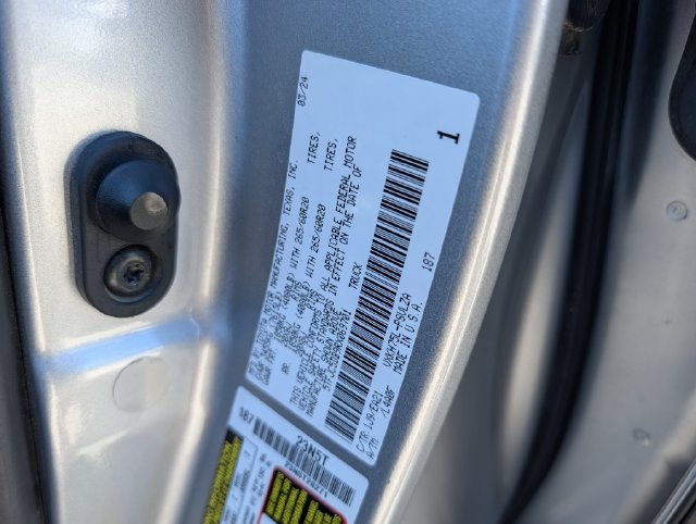Used 2024 Toyota Tundra Limited AWD/4WD image 38