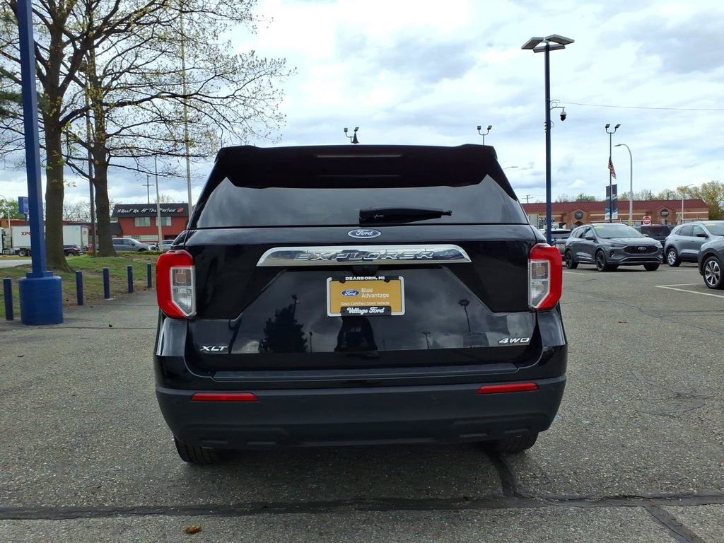 Used 2023 Ford Explorer XLT AWD/4WD image 7