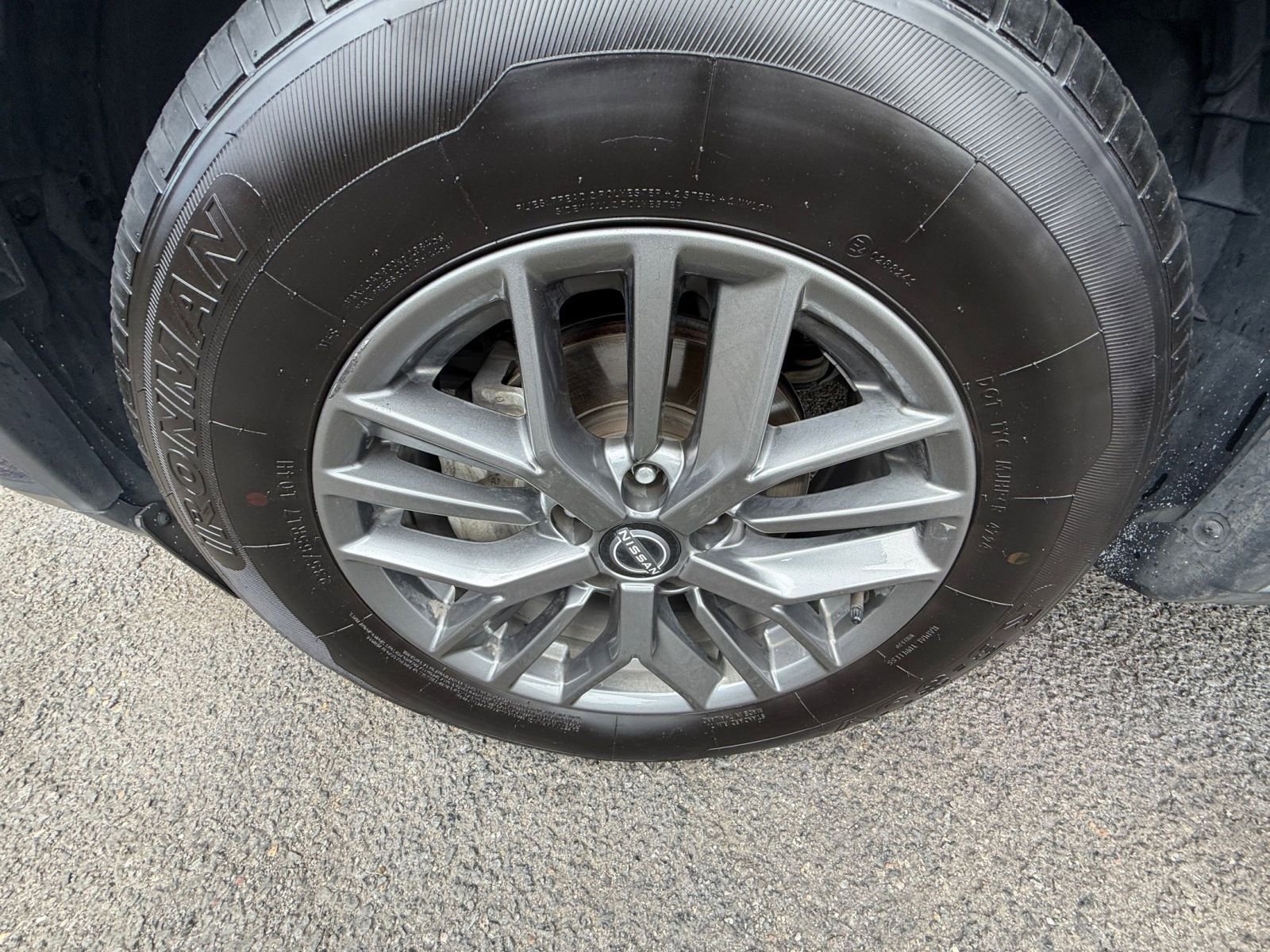 Used 2023 Nissan Rogue S FWD image 29