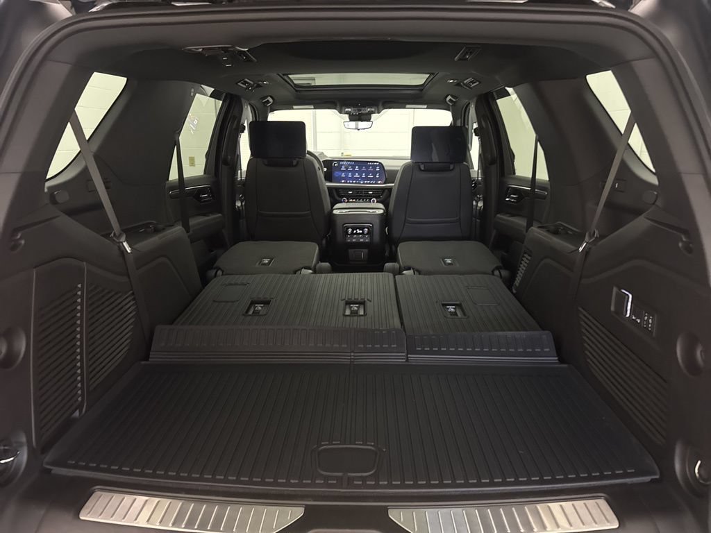 Used 2025 Chevrolet Tahoe Premier AWD/4WD image 24
