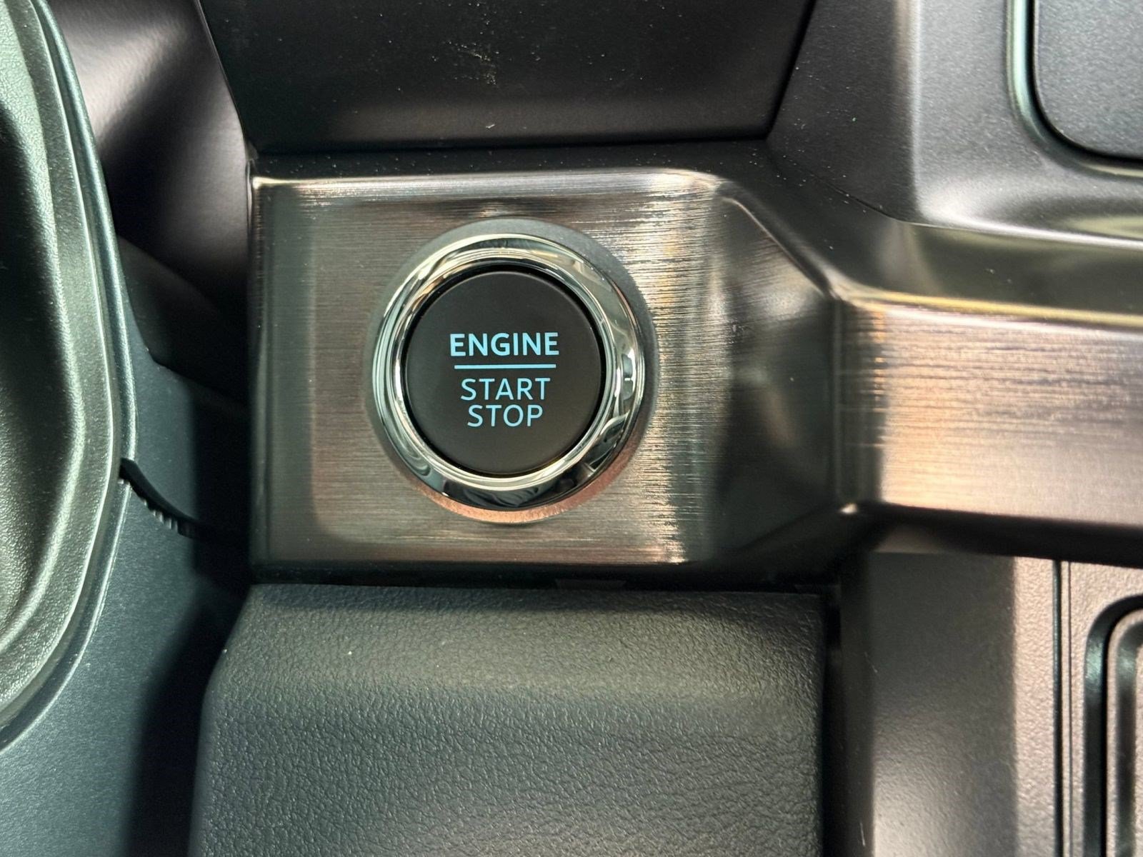 Used 2026 Ford F350 Lariat w/ Tremor Off-Road Package AWD/4WD image 20