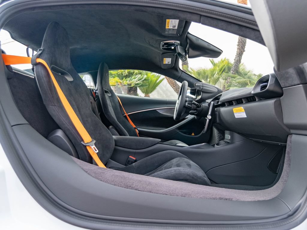 New 2026 McLaren Artura RWD image 11