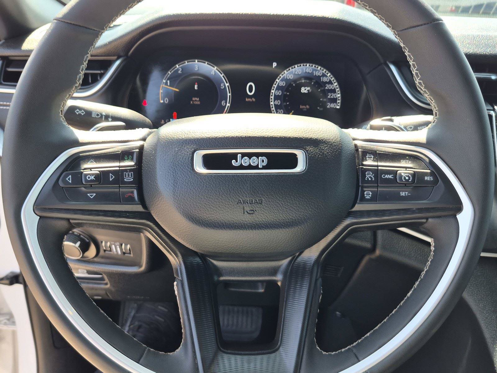 Certified 2024 Jeep Grand Cherokee Altitude AWD/4WD image 26