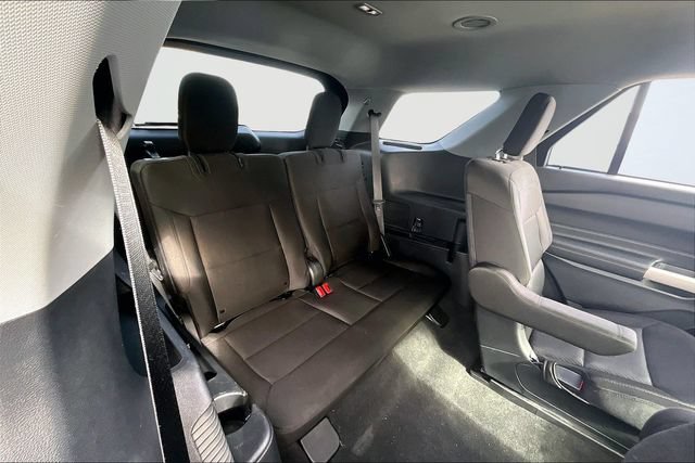 Used 2023 Ford Explorer XLT AWD/4WD image 25