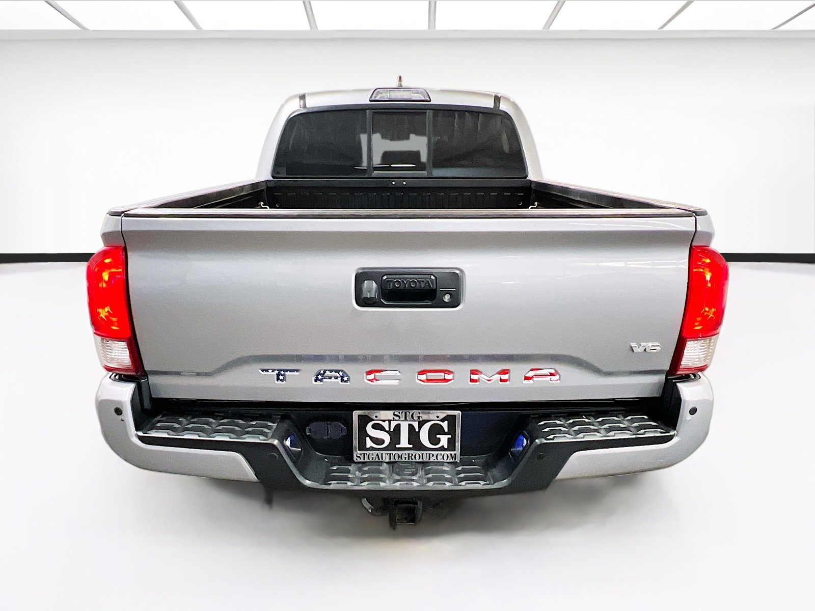 Used 2016 Toyota Tacoma TRD Sport RWD image 5