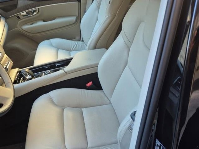 Used 2023 Volvo XC90 B6 Plus w/ Protection Package Premier image 7