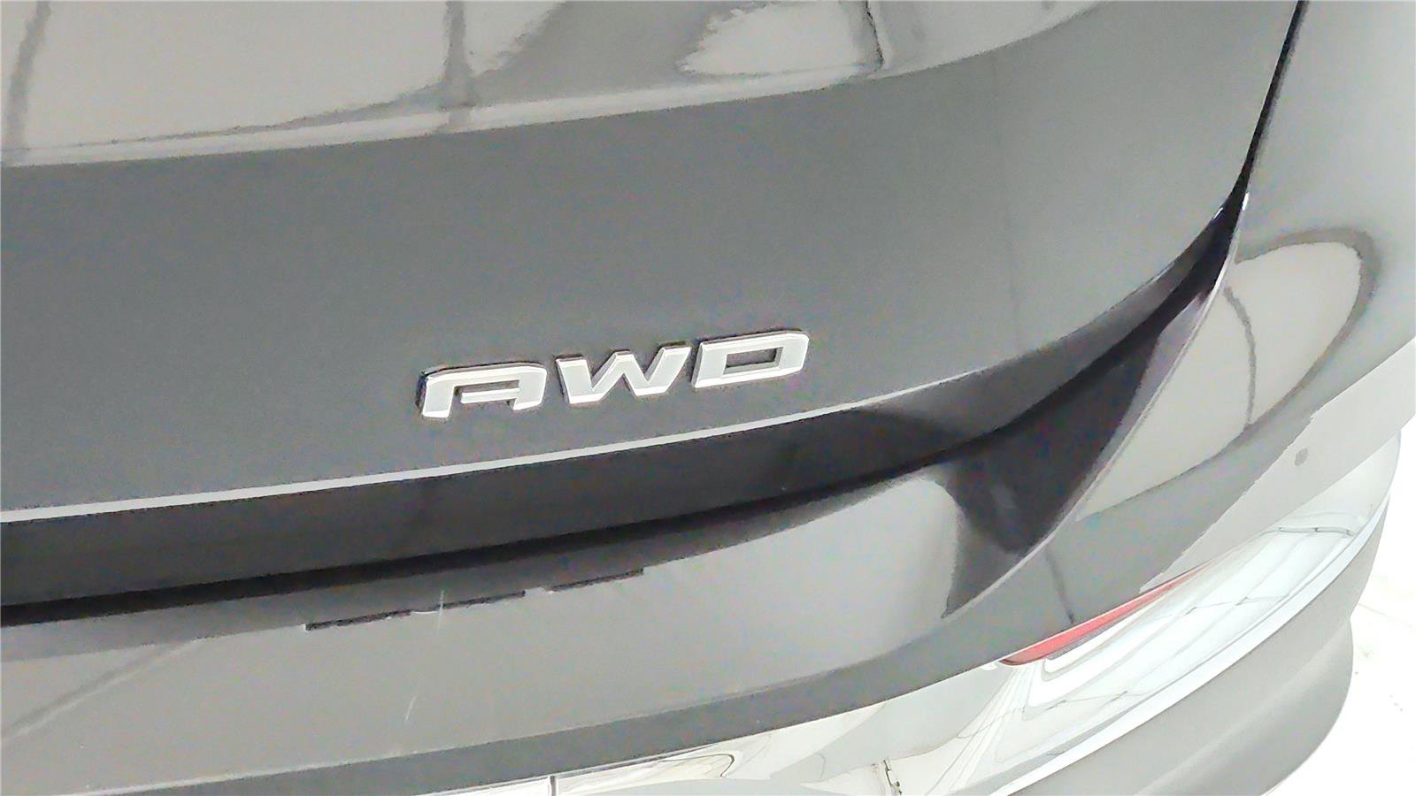 Used 2024 GMC Terrain SLT AWD/4WD image 18