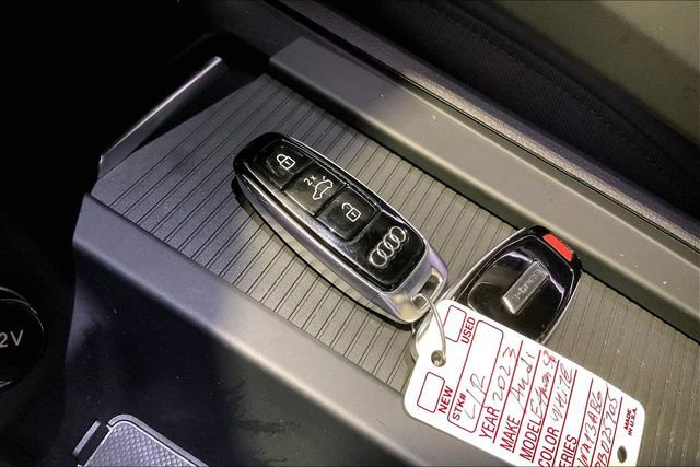 Used 2023 Audi e-tron Prestige w/ Prestige Package image 11
