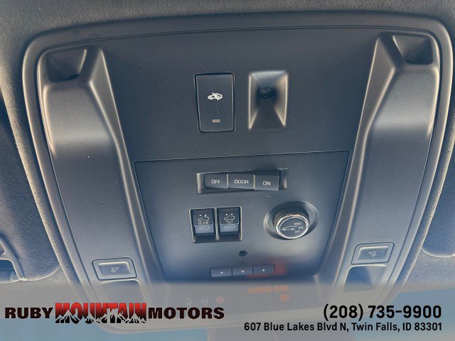 Used 2017 Cadillac Escalade Platinum AWD/4WD image 19