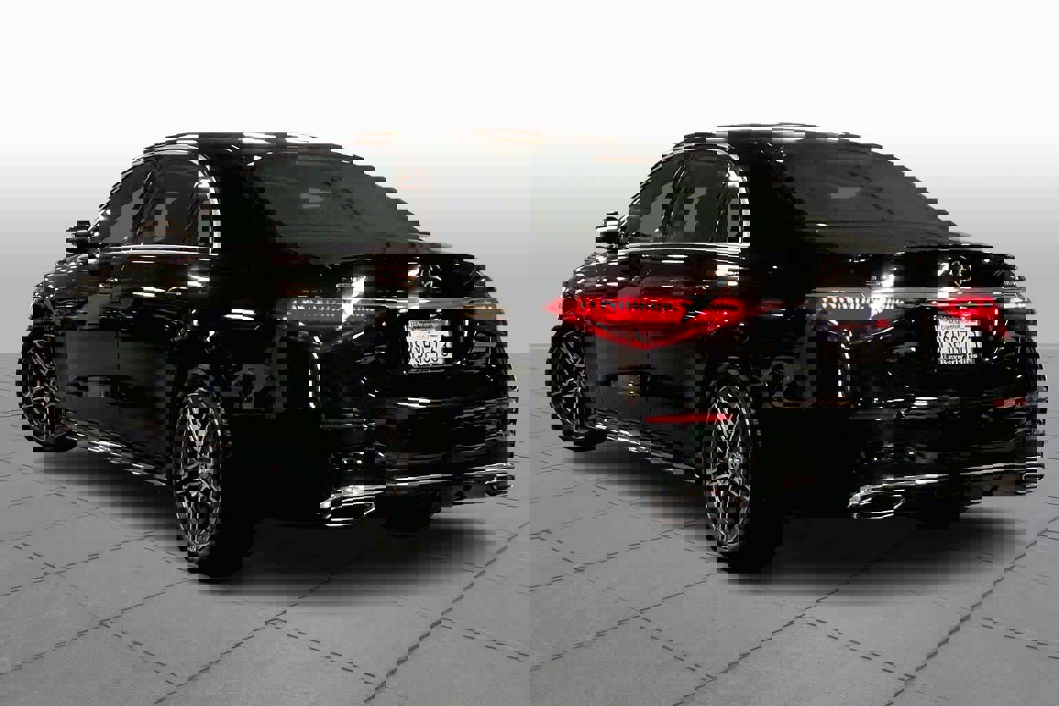 Used 2025 Mercedes-Benz S 500 4MATIC image 11