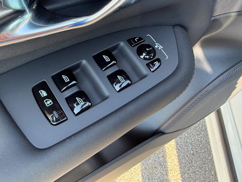 New 2027 Volvo XC90 B6 Plus AWD/4WD image 12