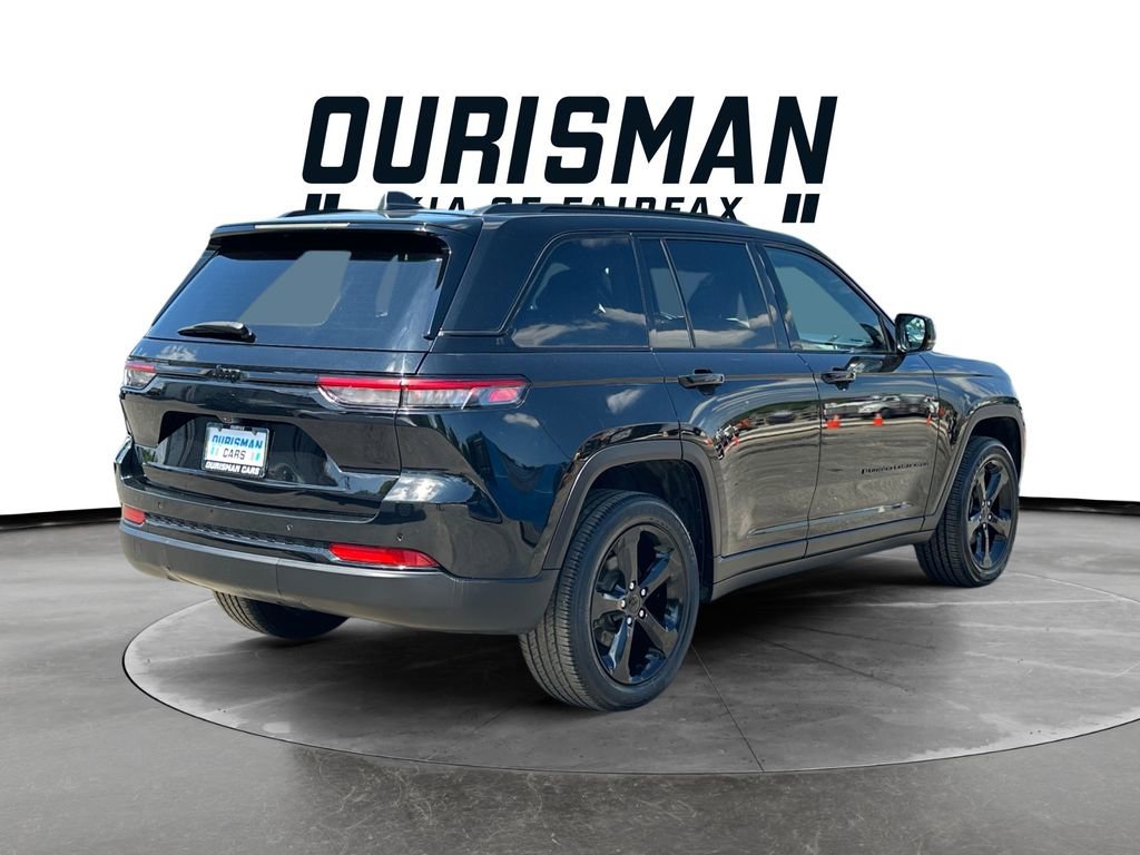 Used 2022 Jeep Grand Cherokee Altitude AWD/4WD image 6