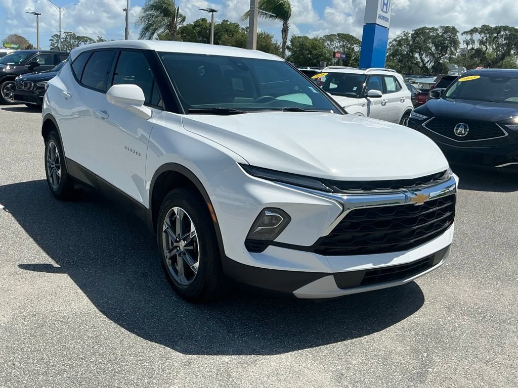 Used 2025 Chevrolet Blazer LT FWD image 8