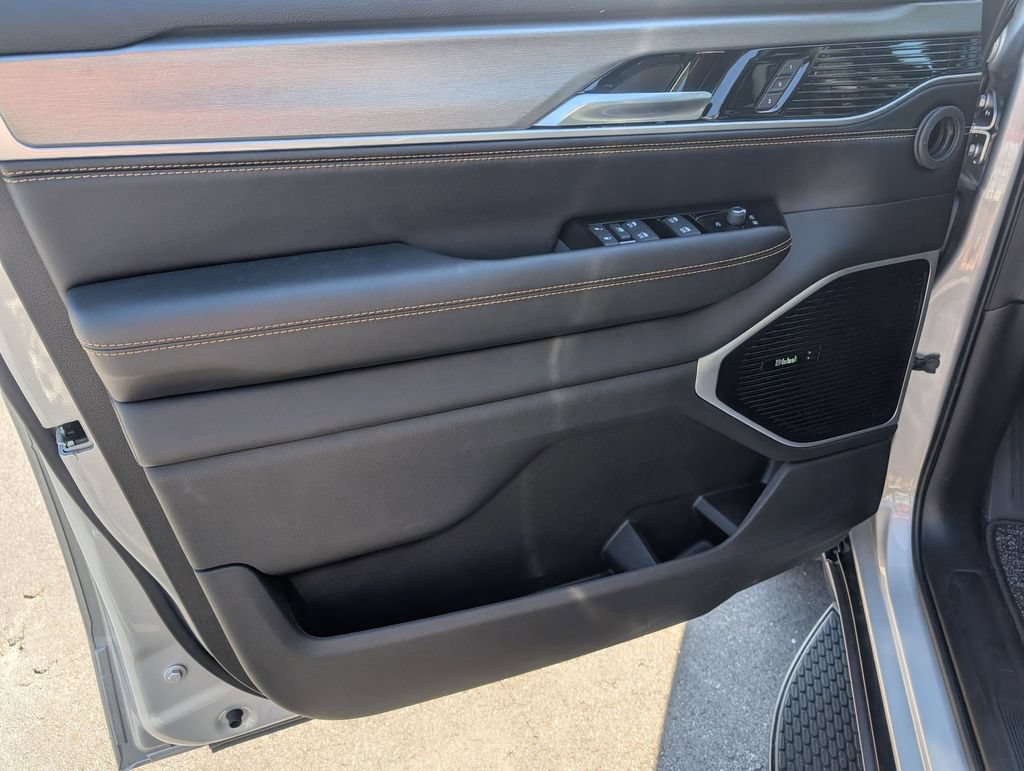 New 2026 Jeep Grand Wagoneer 4WD image 9