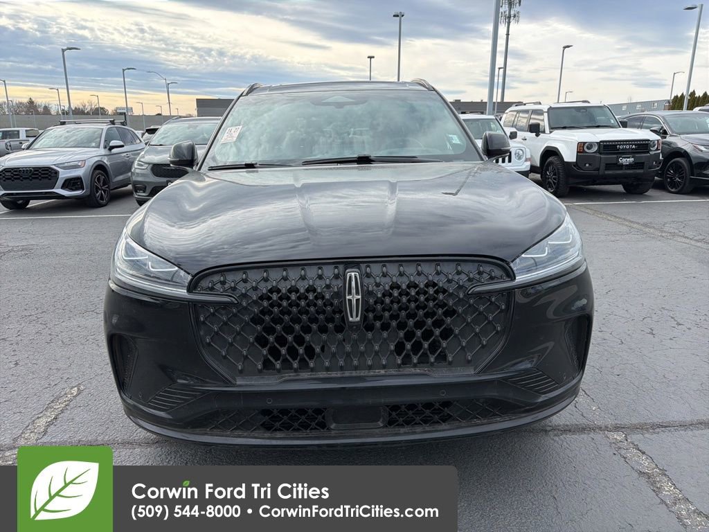 Used 2025 Lincoln Aviator Reserve w/ Equipment Group 201A image 2