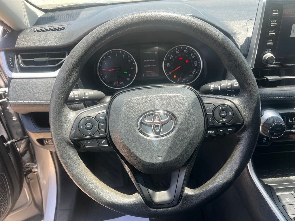 Used 2021 Toyota RAV4 XLE w/ Convenience Package FWD image 26
