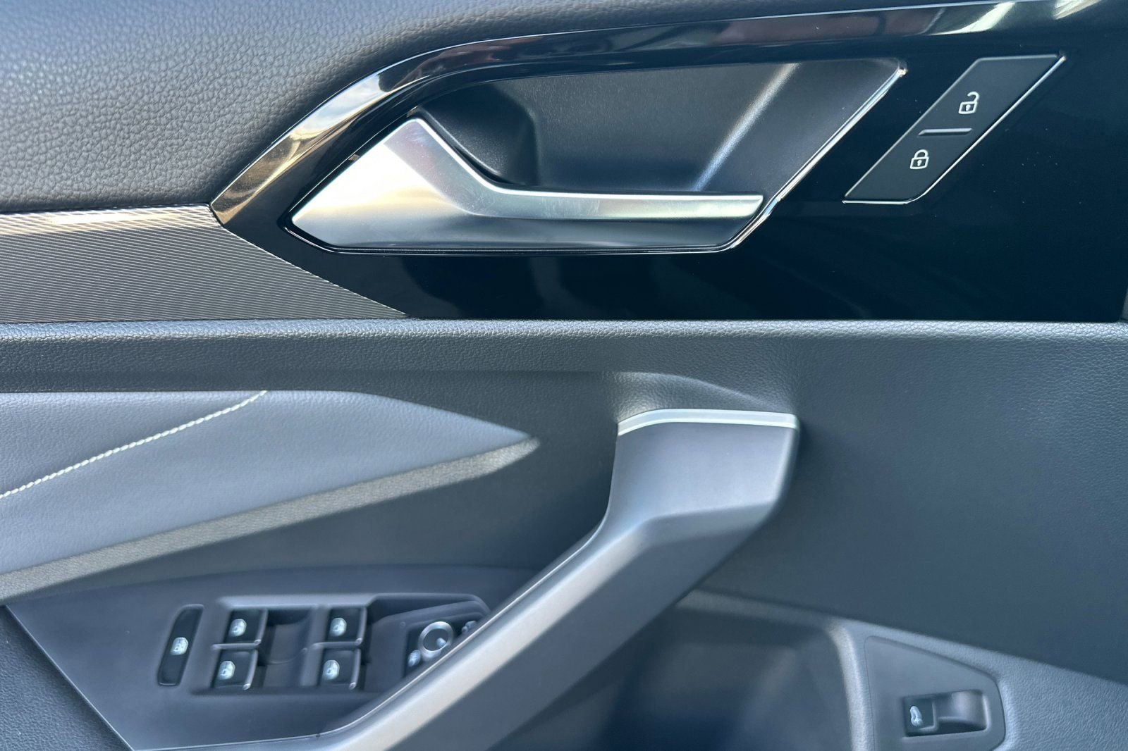 New 2026 Volkswagen Jetta SEL FWD image 9