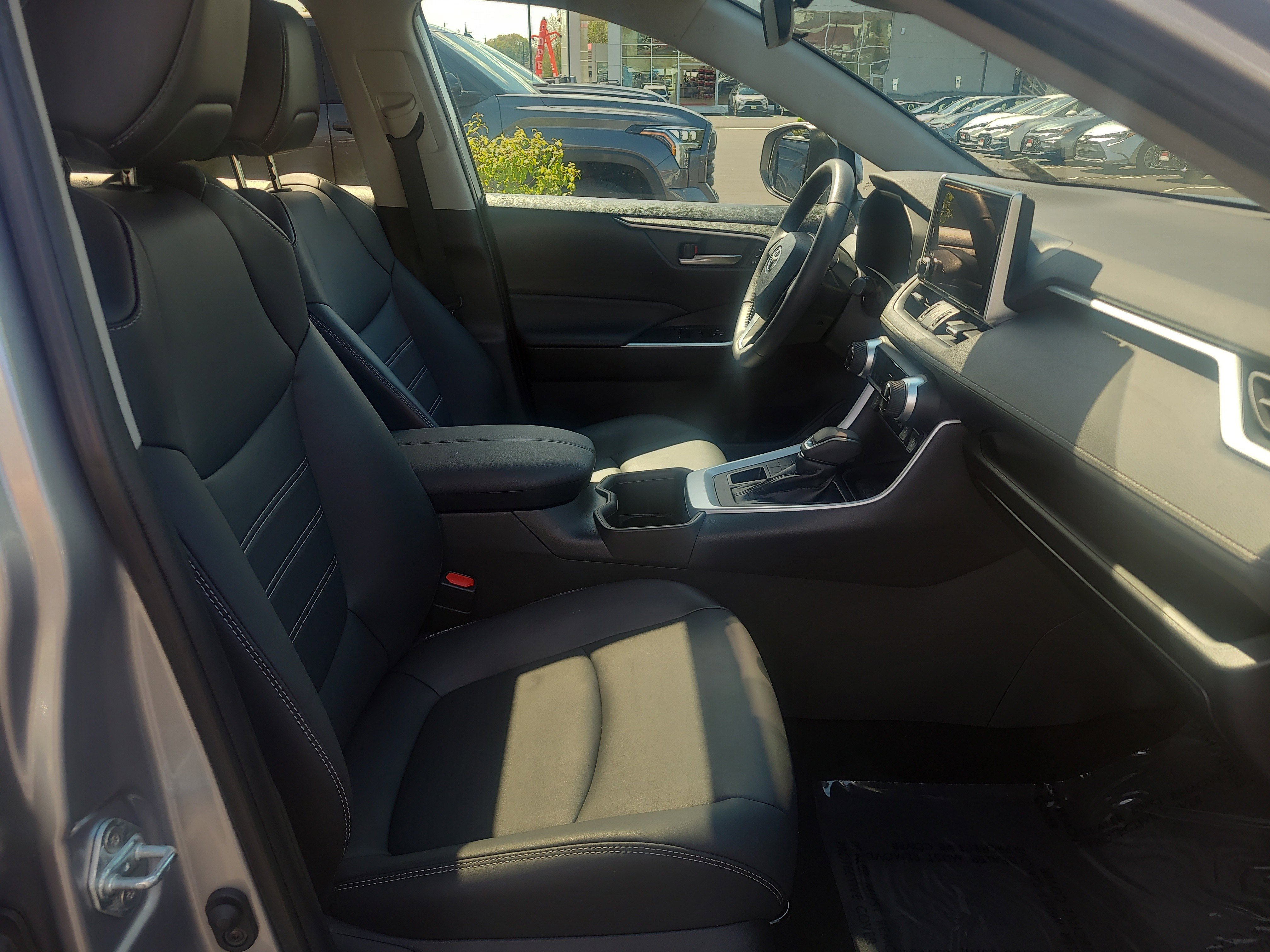 Certified 2023 Toyota RAV4 XLE Premium AWD/4WD image 17