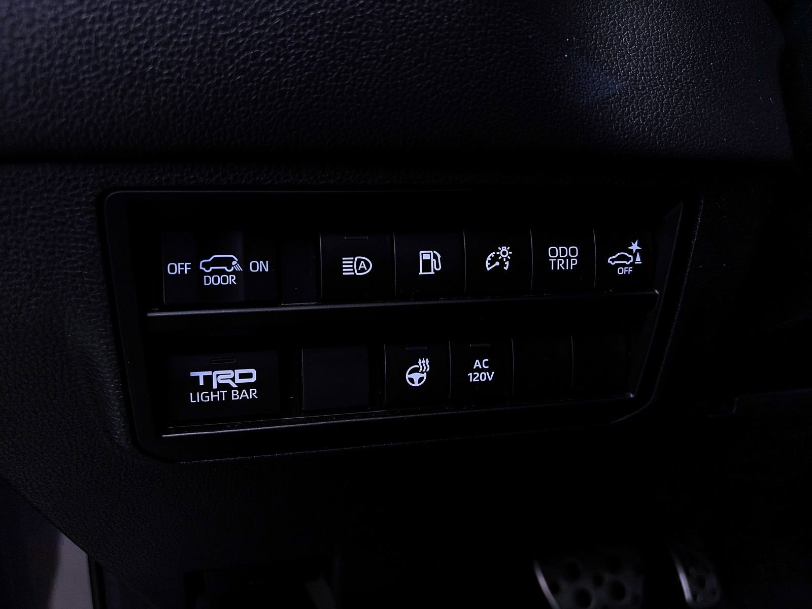 Used 2023 Toyota Sequoia TRD Pro AWD/4WD image 17