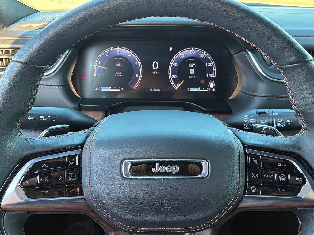 Used 2025 Jeep Grand Cherokee Summit image 23