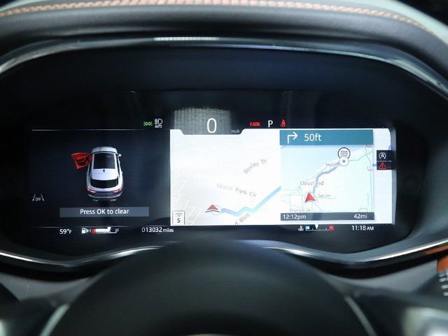 Certified 2025 Jaguar F-PACE R-Dynamic S image 22